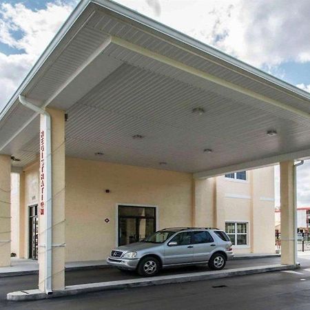 Quality Inn سيليبريشن المظهر الخارجي الصورة