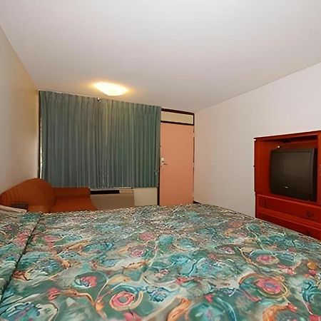 Quality Inn سيليبريشن المظهر الخارجي الصورة