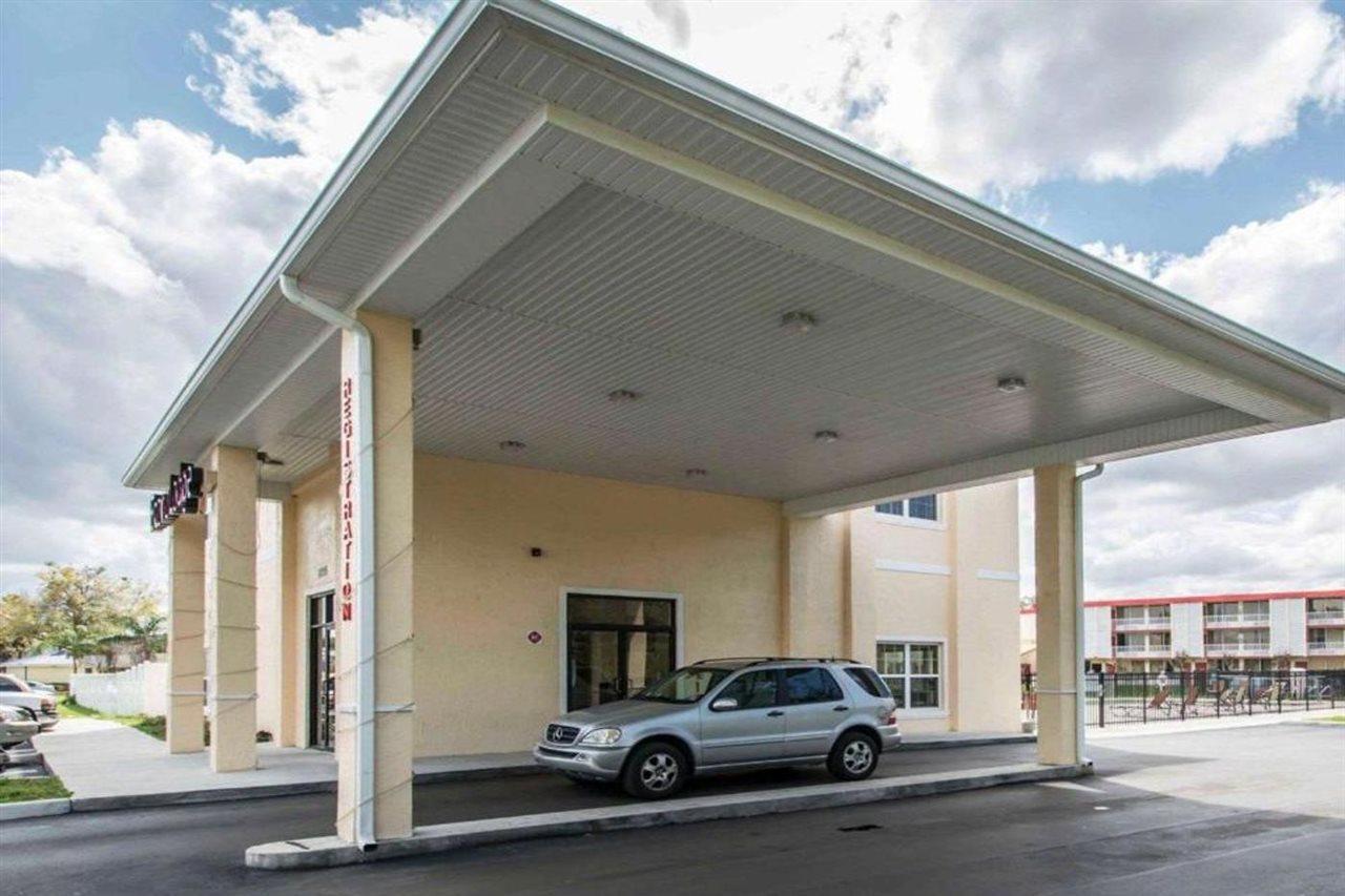 Quality Inn سيليبريشن المظهر الخارجي الصورة