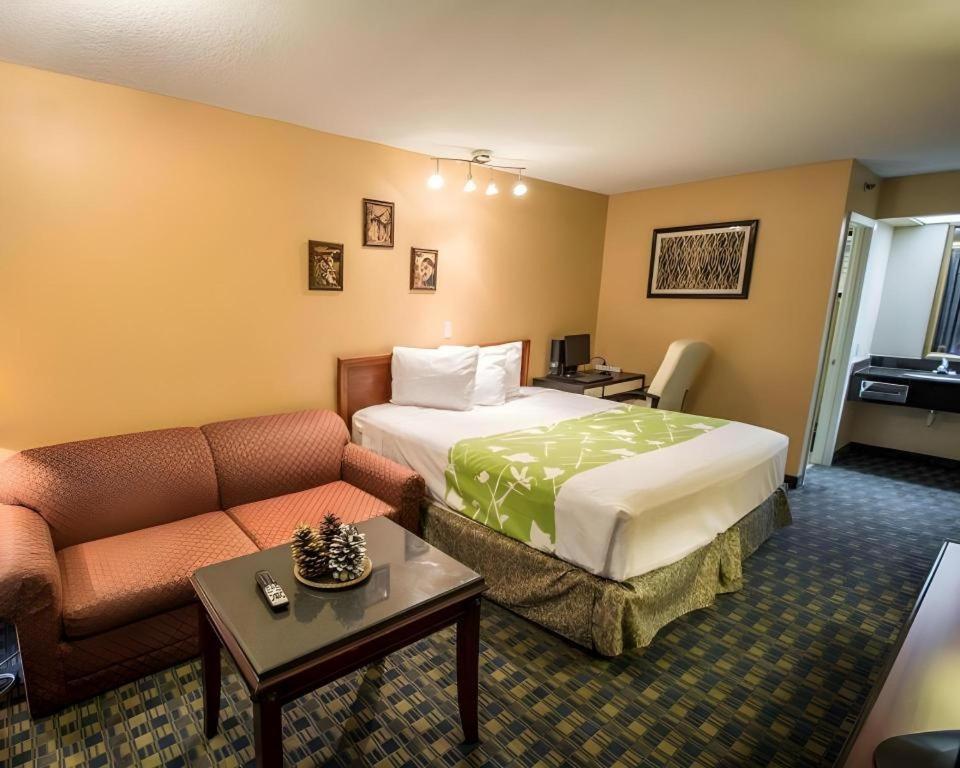 Quality Inn سيليبريشن المظهر الخارجي الصورة