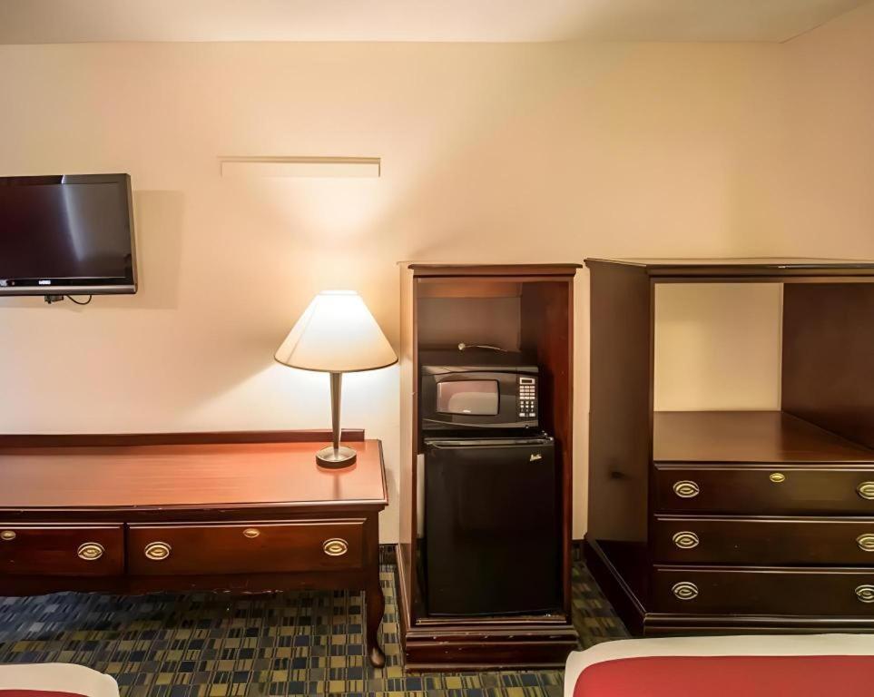 Quality Inn سيليبريشن المظهر الخارجي الصورة