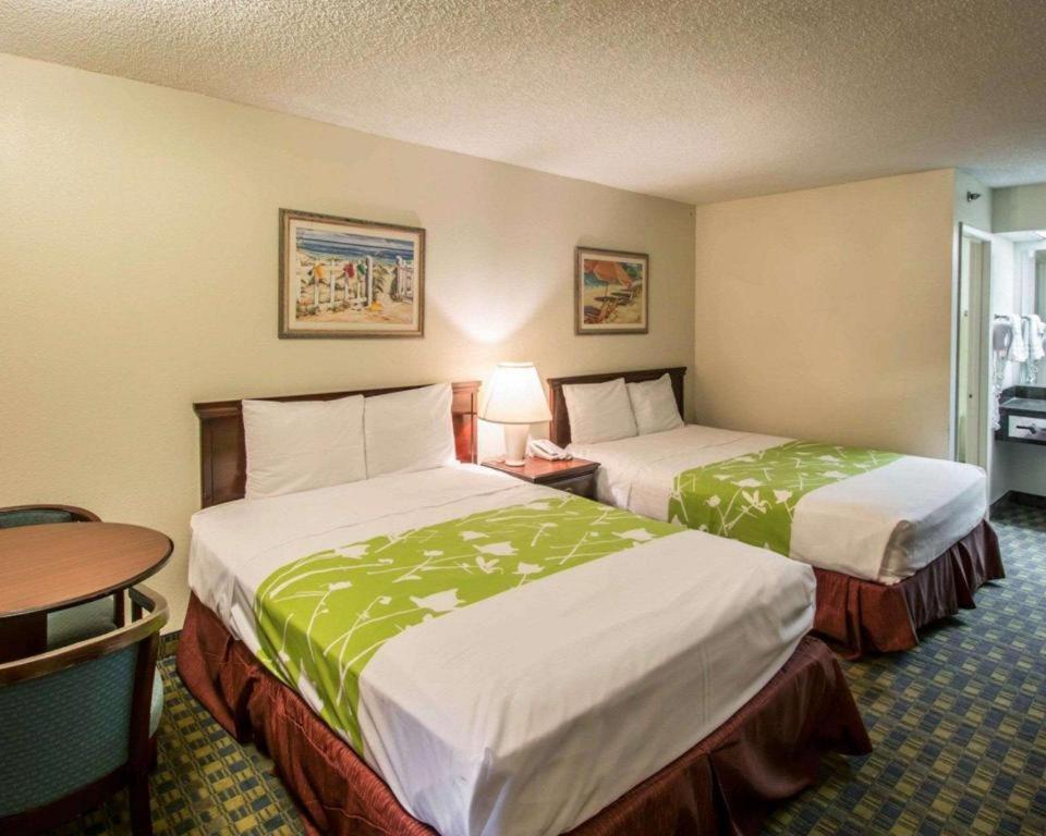 Quality Inn سيليبريشن المظهر الخارجي الصورة