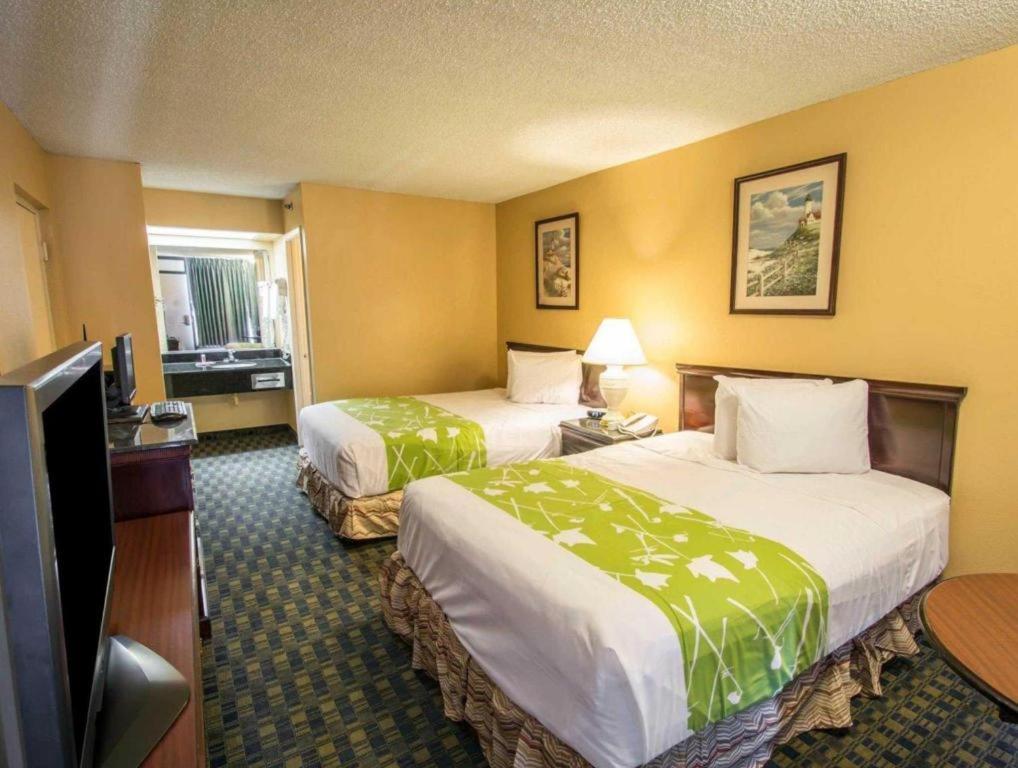 Quality Inn سيليبريشن المظهر الخارجي الصورة