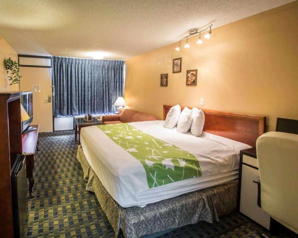 Quality Inn سيليبريشن المظهر الخارجي الصورة