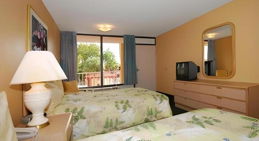 Quality Inn سيليبريشن المظهر الخارجي الصورة