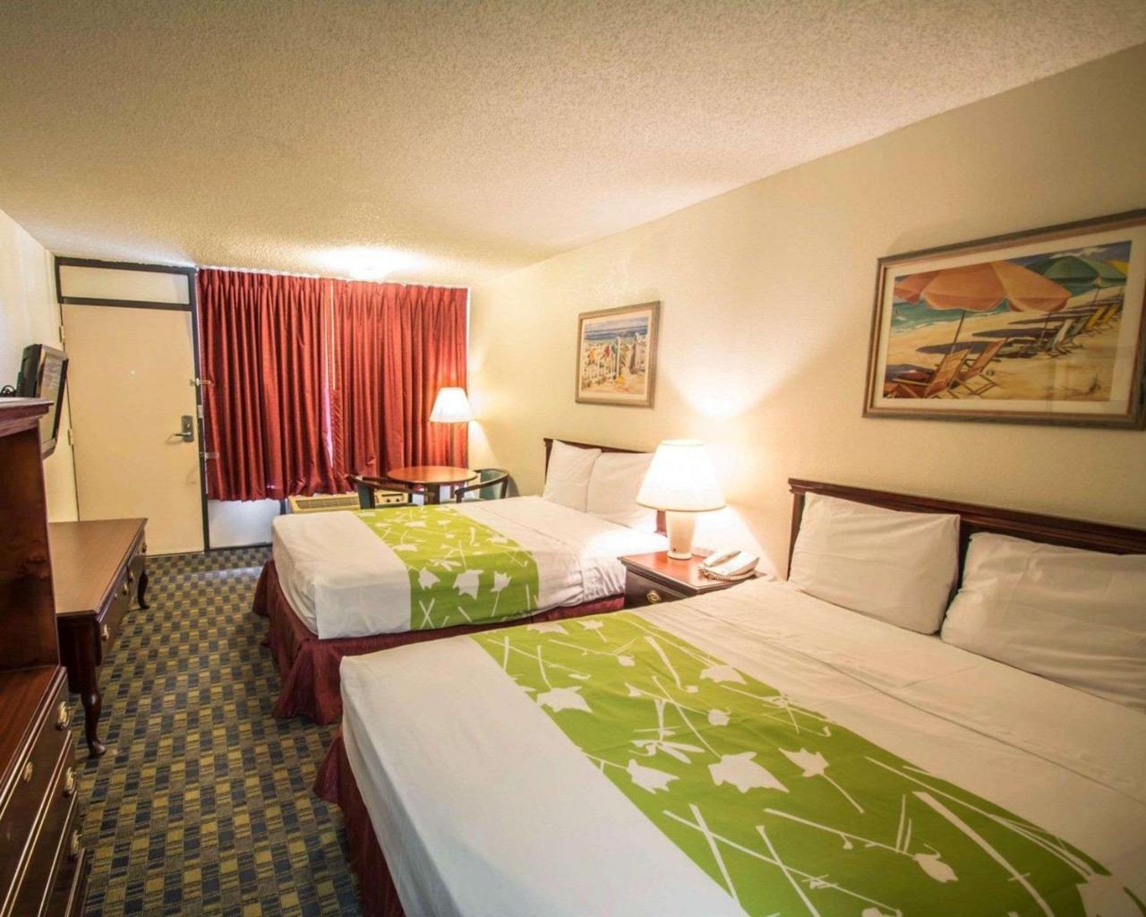 Quality Inn سيليبريشن المظهر الخارجي الصورة